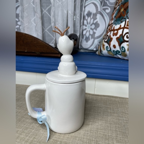 New! Rae Dunn Olaf Disney Frozen Mug With Topper - Picture 2 of 3